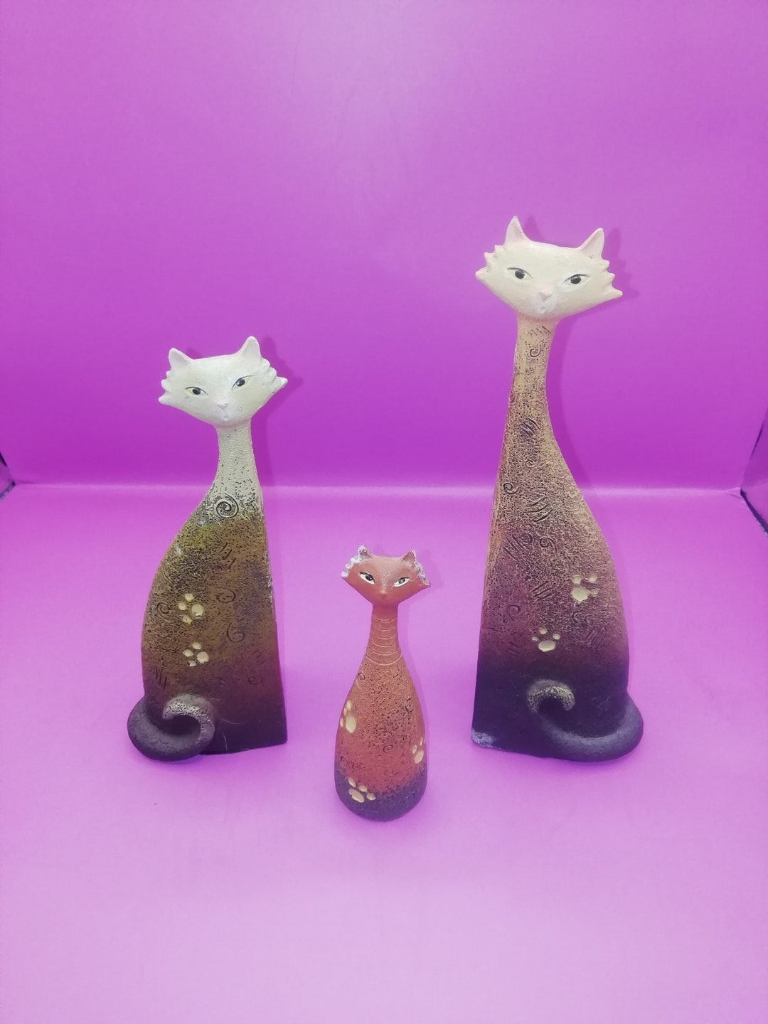Artforum Cats Set of Three Ornamental Resin Cats Paw Print Detail