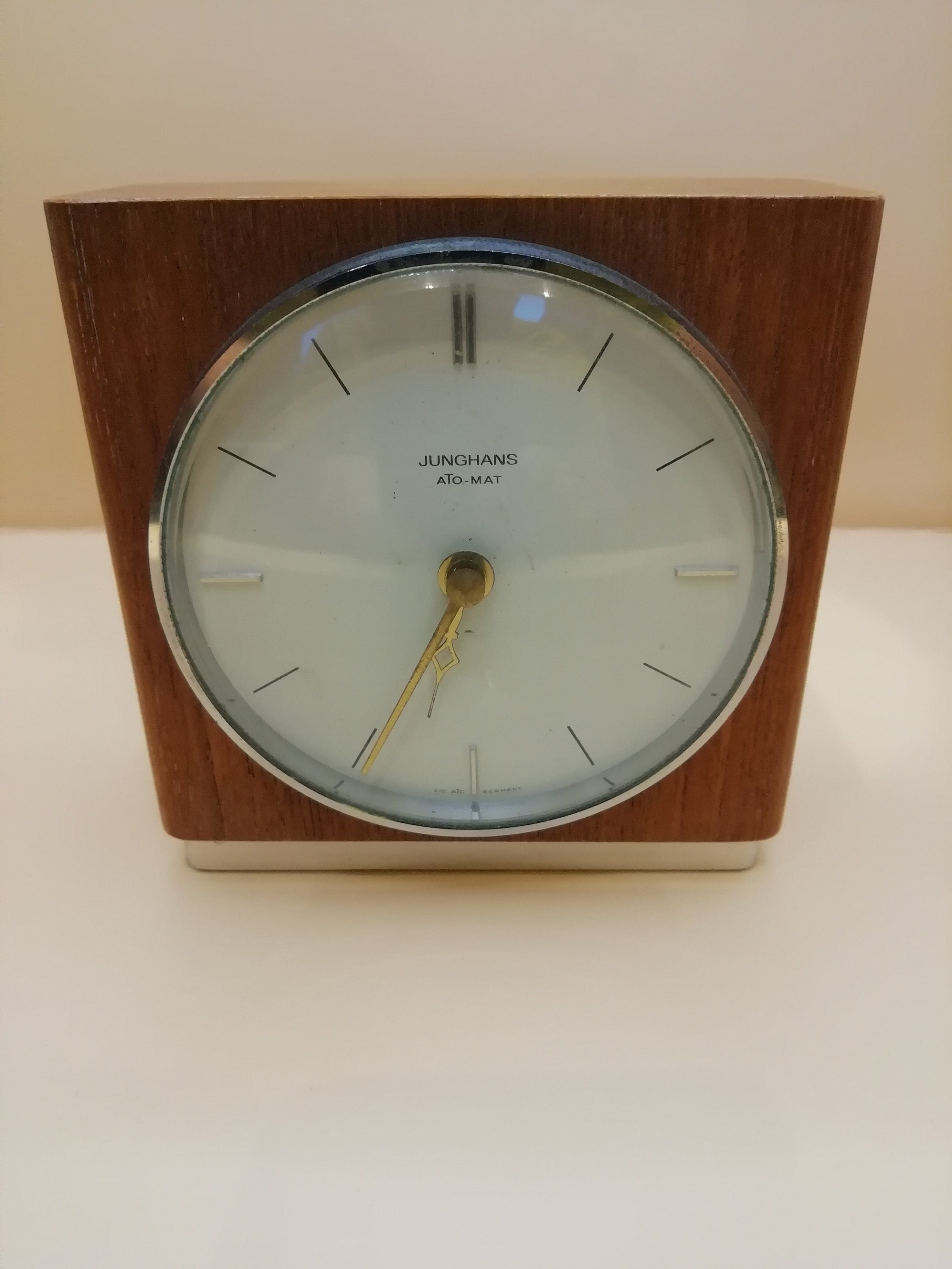 Vintage Junghans Ato Mat Mantel Desk Clock Battery Modernist Circa
