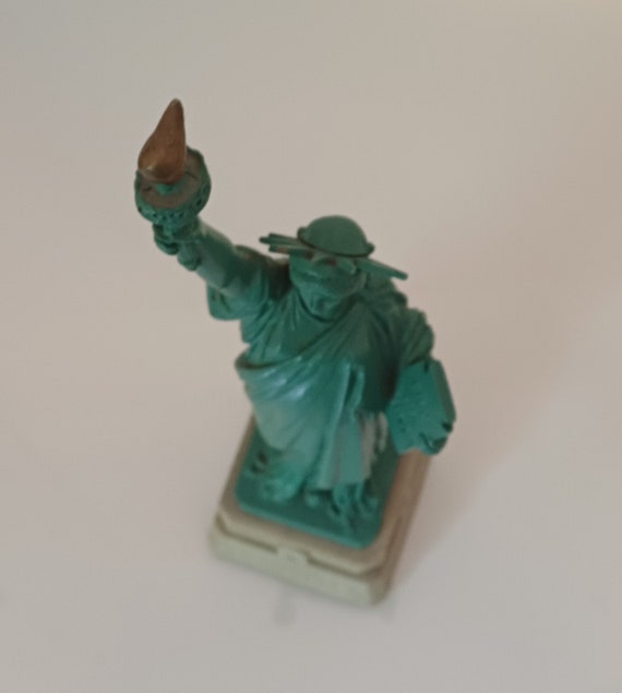 1984 Wang Jida Alva Barrett Colea Statue of Liberty Colbar Art Inc 1984 Wang Jida Alva Barrett Colea Statue of Liberty Colbar Art Inc