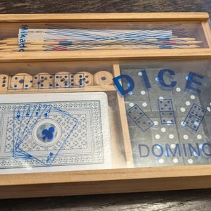 Vintage Multi-Spiel Set, mit Dominokarten, Würfeln und Stäbchen in einer Holzbox mit Schiebedeckeln komplett in gutem Zustand