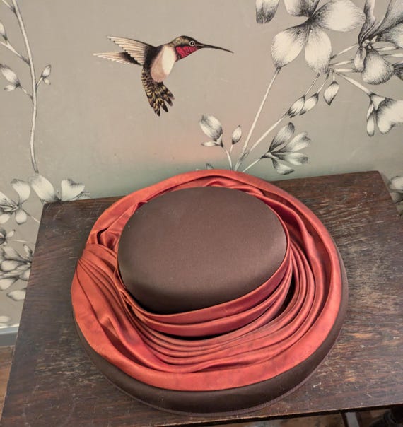 Women\'s Dress Hat / hat box included Vintage Lot Women main image 3