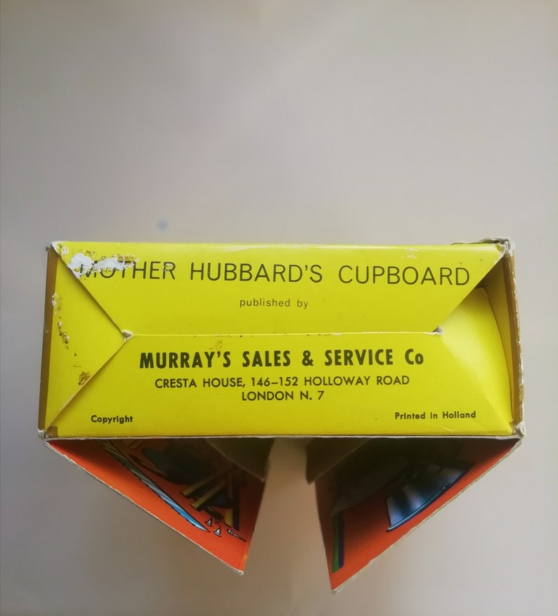 Mother Hubbards Cupboard12 Mini Books Insideby Murrays Sales
