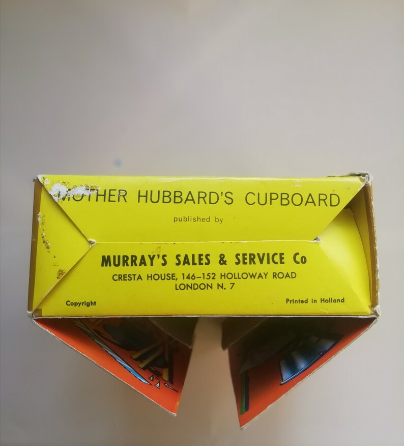 Mother Hubbard's Cupboard,12 Mini Books Inside,by Murrays Sales