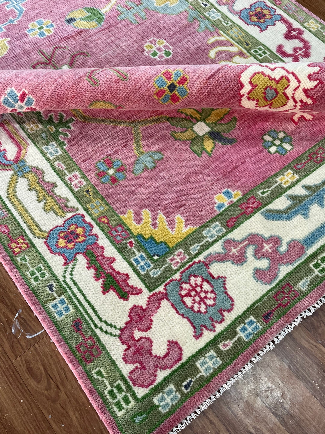 Luxurious Handknotted 8x10 Wool Pink Oushak Rug for Modern Living Room