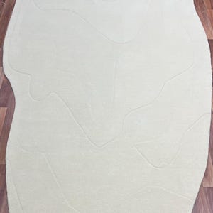 Hand-Tufted Wool Rug: Abstract Organic Shape, Ivory Cream