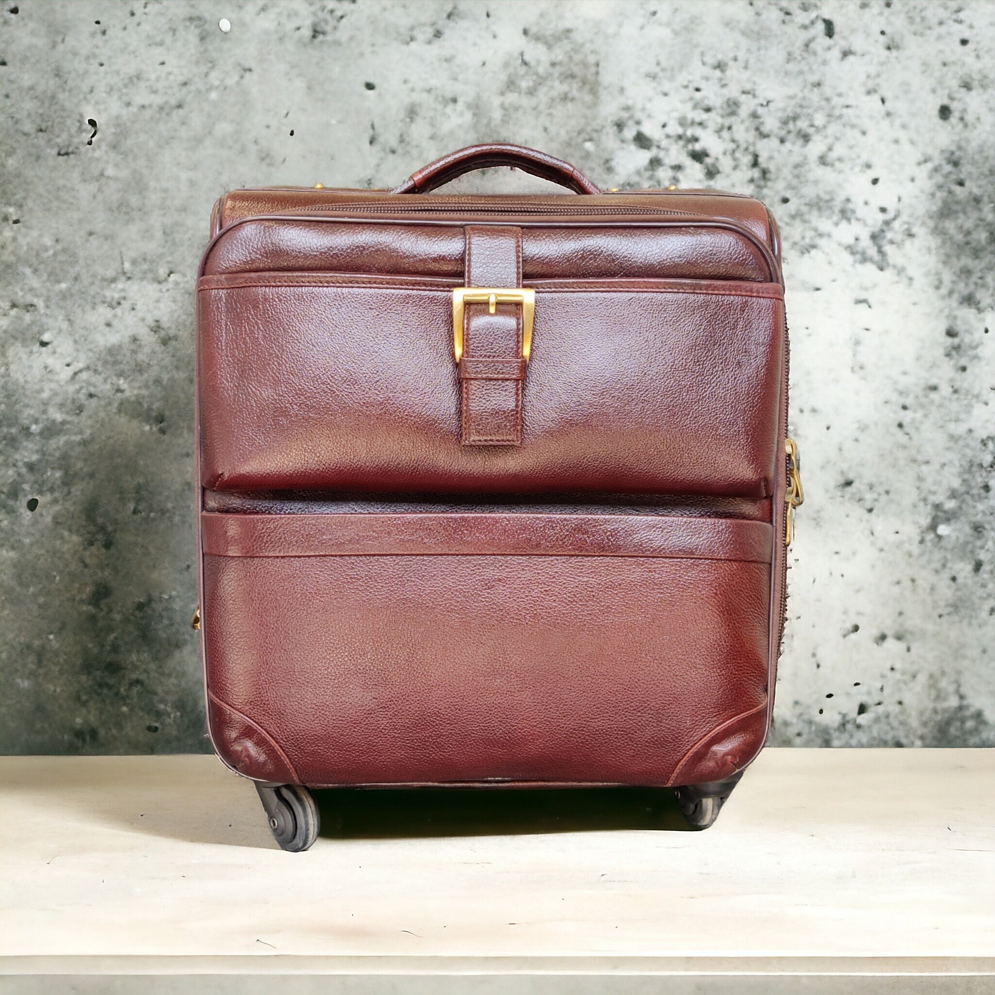 Top Best Leather Carry On Bag: Durable & Stylish Travel Essentials