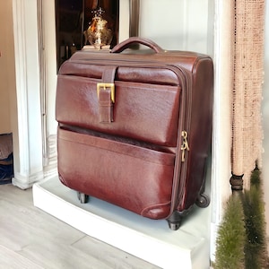 Luxe leren handbagage reistas leren trolleytas, tas met 4 wielen bruine leren handbagage vliegtuigtas bruin van kleur Beste cadeau