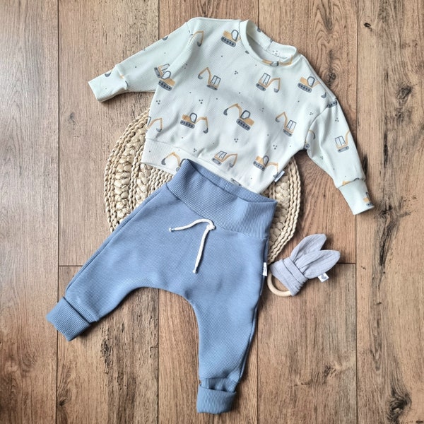 Pumphose Baby  Sweater Baby Rippjersey dusty blue Bagger Geschenk zur Geburt Geschenk zum Geburtstag Babyparty Mitwachshose 50-68