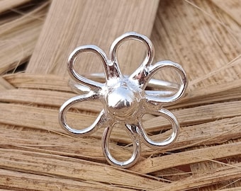 Ring med blomma i sterlingsilver: Boho minimalistiska smycken