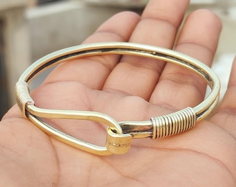 Handgjord massiv mässingskrokarmring: Designermässingsmycken
