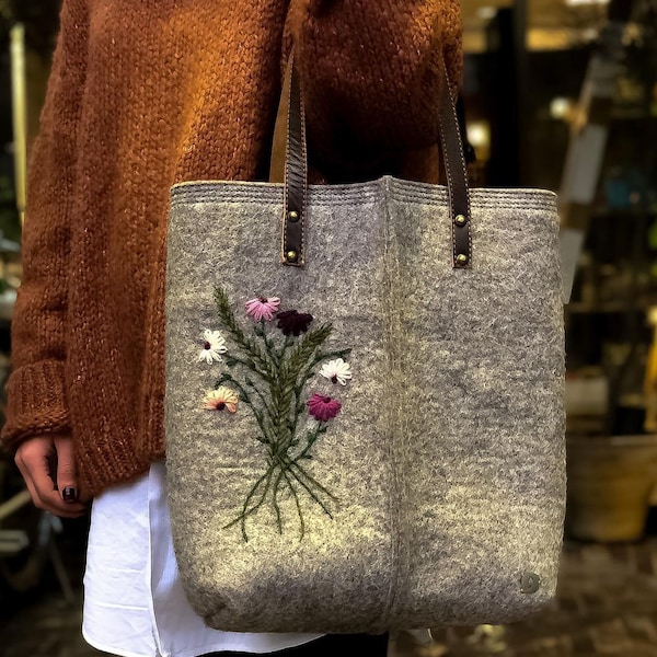 Sac fourre-tout Dalya en feutre avec broderie, sac fourre-tout brodé floral fait main avec poche intérieure et poignées en cuir robuste, sac en laine feutrée pour elle