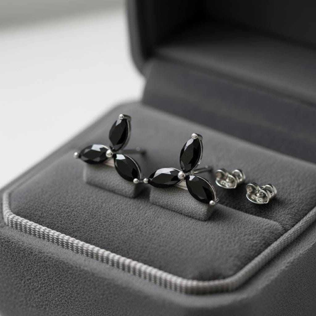 Petites boucles d'oreilles noires noires avec grappes de marquise marquise en argent sterling, trois boucles d'oreilles florales marquis, cadeau pour