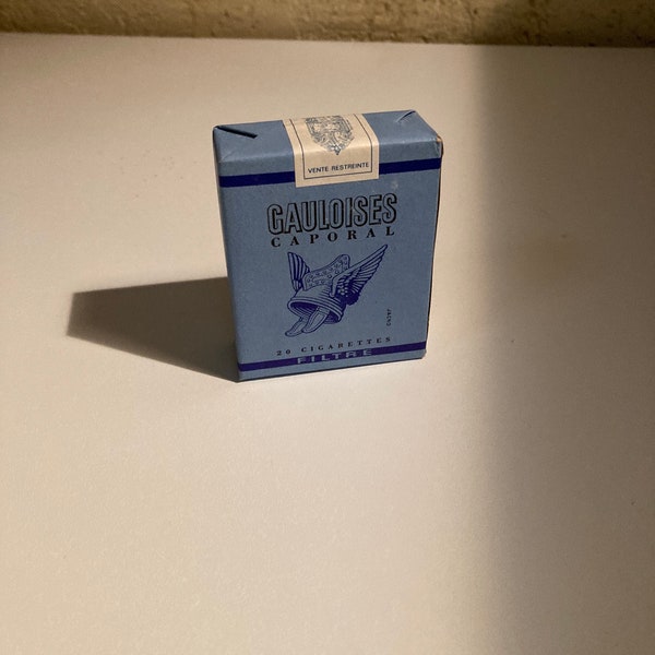 paquet de cigarettes gauloises caporal troupe filtre