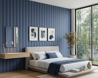 Donkerblauw gestreept behang, traditionele behangrol met lijm, wandbekleding in kuststijl