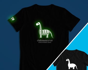 Camiseta de dinosaurio que brilla en la oscuridad para niños