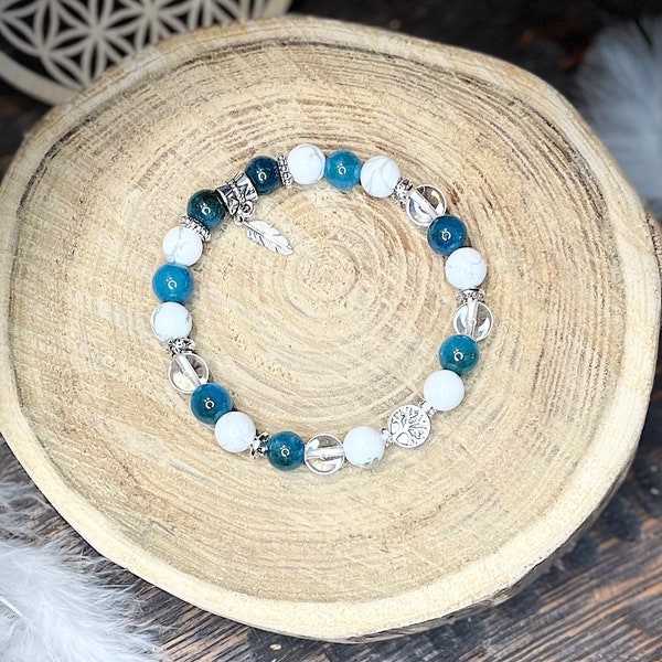 Bracelet  « Légèreté grignotage » en Howlite,  Apatite Bleue et Cristal de Roche