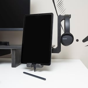 Dual Monitor Stand Riser with Drawer – Wooden Laptop Organizer & Desk Setup Shelf 🌿

Upgrade your workspace with our dual monitor stand riser, designed by the Wood and Science Team. This wooden desk organizer combines practicality, safety, and customization, making it perfect for home offices, gamers, and creative professionals.