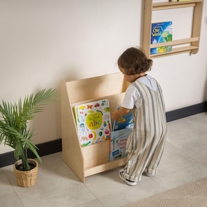 Großes Kleinkind Montessori Bücherregal, Mid Century moderne Bücherregal Kinderzimmer Montessori Möbel, Holz Niedriges Kinderzimmer Bücherregal, Baby Bücherkiste Bild 20