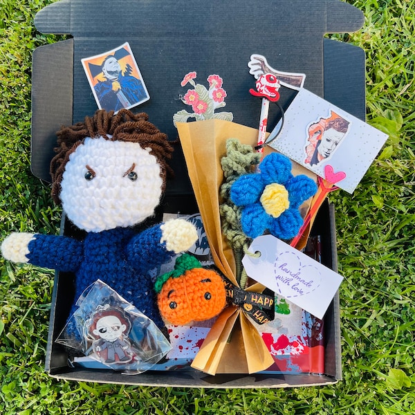 Caja de terror de Michael Myers tejida a crochet para Halloween / Fan de Myers / Michael y mini ramo de crochet espeluznante / La forma / El hombre del saco / La maldición de Michael