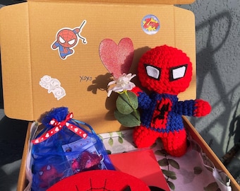 Marvels Spider-Man, gehäkelte Spiderman Plüschbox! Personalisierbar Nachricht! Perfektes Spidey Geschenk für Sie oder Ihn