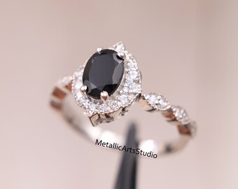 ヴィンテージオーバルブラックオニキスリング：18Kホワイトゴールドの