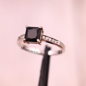 Black Onyx princess Cut Engagement Ring, Unique Wedding ring, Cluster black stone Ring, Promise Ring, Unique Anniversary Gift for women