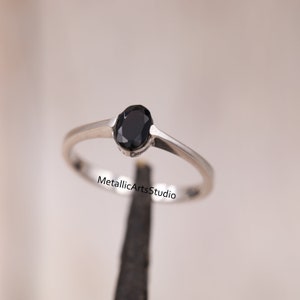 Minimalist Black Onyx Ring, Black Stone Ring, Solitaire Ring, Anniversary Gift for Her, Silver Ring, Promise Ring Engagement Ring for Women
