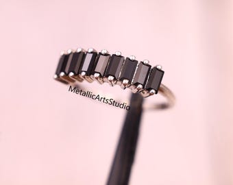 Baguette ring met zwarte kubieke zirkoon: sterlingzilveren halve eeuwigheid band