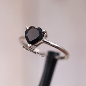 Minimalist Heart cut Black onyx engagement ring, Black stone white gold ring, Dainty ring for her, Promise ring, Anniversary gift for women