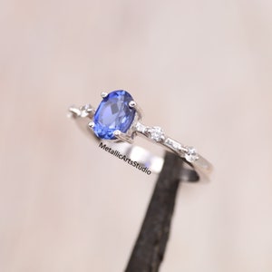 Oval Tanzanite Engagement Ring, Minimalist Tanzanite Solitaire Ring, Dainty Tanzanite Wedding Ring, 14k Solid Gold Ring, Anniversary gift