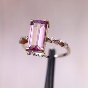 Zarter Alexandrit Ring im Baguetteschliff, Vintage Brautring im Art Deco Stil, Weißgold Verlobungsring, Verlobungsring, Ring für Frauen