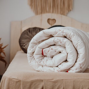 Natural and ecological alpaca wool duvet, HYPOALLERGENIC, unique heart pattern hand quilted, RED TRIMMING
