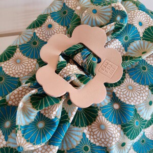 Tomeko grande de cuero ligero para furoshiki - Plum Blossom