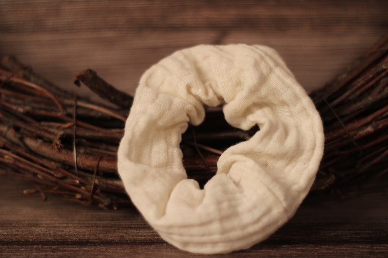 Musselin Scrunchie in weiß