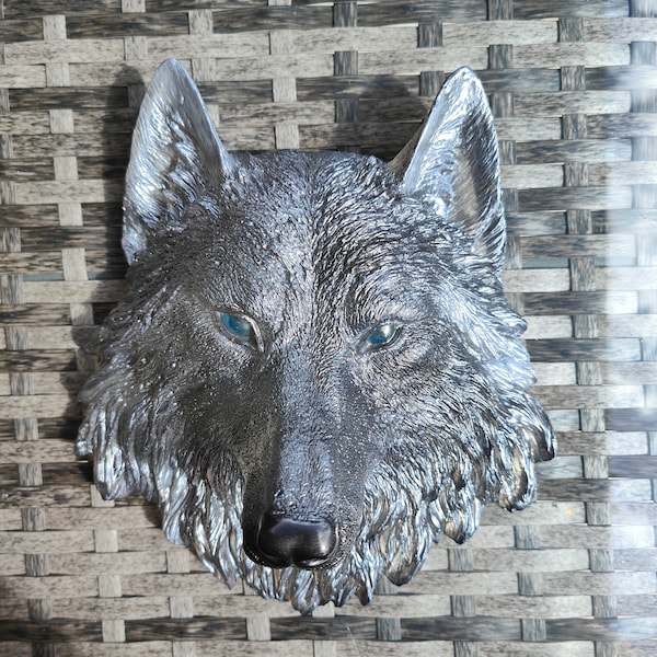 Wolf, Werwolf, Wolfskopf, Wanddekoration, handgefertigte Figur aus Epoxidharz, reines  Unikat in Wunschanfertigung