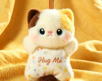 Kawaii Fluffy Katze Plüsch Schlüssel | Süßer Glückskatze Taschenanhänger | "Hug Me" heilendes Stofftier | Ita Taschenaccessoire | Geschenk für Katzenliebhaber