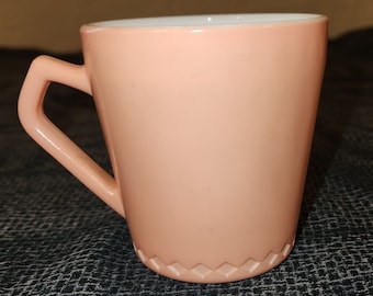 Vintage Hazel Atlas Kindertasse, rosa und Milchglas, Diamant-Design - 1950er Jahre