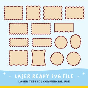 Può includere: Una collezione di quattordici etichette beige con bordi smerlati rosso scuro in varie forme rettangolari e circolari. Il testo in basso recita LASER READY SVG FILE, LASER TESTED | COMMERCIAL USE, accompagnato da piccole icone a forma di stella.