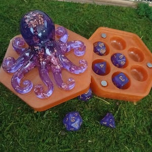 Magnetic Octopus Dice Box | Decorative Dice Box | Resin Dice Box |