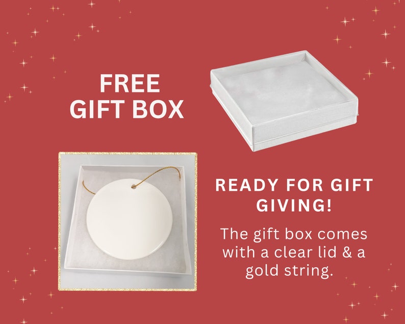 K&ouml;nnte beinhalten: Ein wei&szlig;er Keramik-Anh&auml;nger mit einer goldenen Schnur, bereit zum Verschenken. Er kommt in einer wei&szlig;en Geschenkbox mit einem durchsichtigen Deckel.