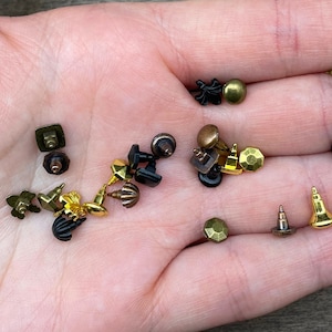 Miniatuurdeurknoppen. 7 stuks. Metalen handvat. Accessoires voor poppenhuismodellen. Schaal 1:12