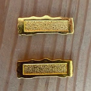 Buzón en miniatura con ranura para cartas. Accesorio para puerta de entrada. Escala 1:12