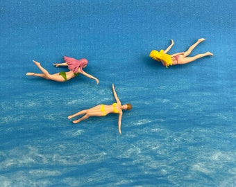 Swimming Bikini Girls. 1:64 Scale Miniature Figures