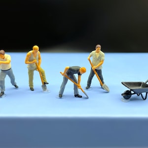 Construction Workers. Diggers / Miners. 1:64 or 1/87 Scale. Miniature Human Figures