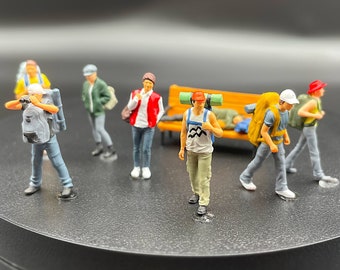 Backpackers/viaggiatori in miniatura. Figure umane. Scala 1:64.