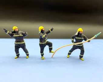 Miniature Firefighters with Hose Figures. 1:64 Scale.