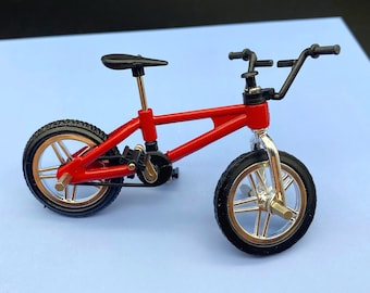 1:12 Scale Miniatur Red Fahrrad BMX. Modell Puppenhaus Accessoire