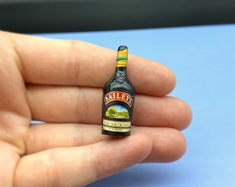 Miniatuur Baileys-fles. Keukenaccessoire. Model Poppenhuis Drink
