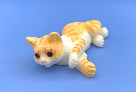 Gattino in miniatura in plastica per casa delle bambole in scala 1:12, statuetta felina - Italia