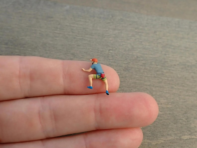 Mini Rock Climbers. Man and Woman. 1:87 Scale Man